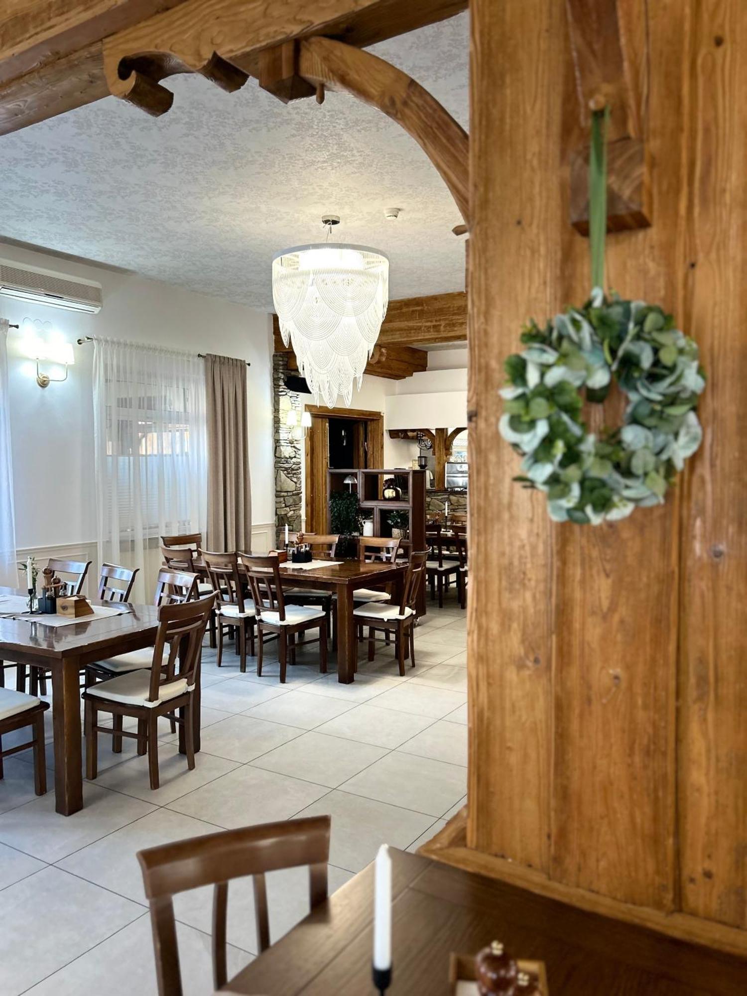 Hotel Nad Raba - Бохня Экстерьер фото
