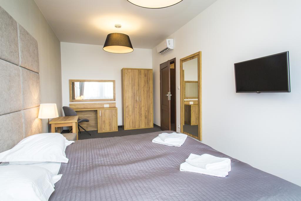 Hotel Nad Raba - Бохня Экстерьер фото